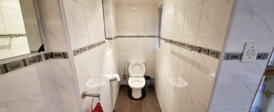 To Let 1 Bedroom Property for Rent in Kensington Western Cape